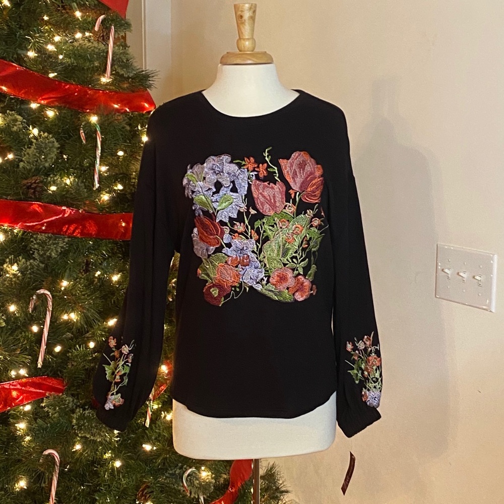 INC Floral Embroidered Top. Sz.L. 🌺 NWT 🌺
